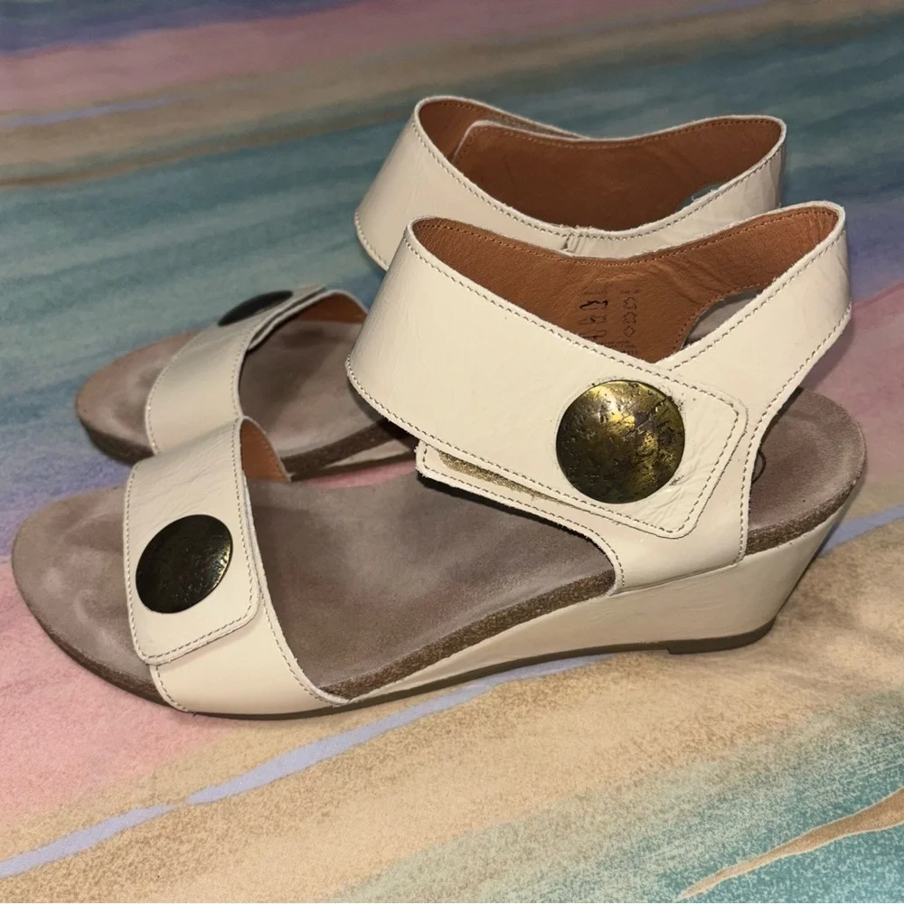 Taos Carousel 2-Strap Wedge Sandals women’s size EU 41 / US 10 - 10.5